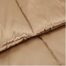 Лятна олекотена завивка Satin Glow от сатен и микрофибър, 200 г/м², златиста