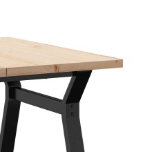 Трапезна маса в стил Industrial Modern, чамова дървесина масив и черна стомана, 80 x 80 см