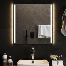LED стенно огледало за баня с две вертикални светлинни ленти и USB захранване, 60x60 см