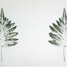 Нисък шкаф HANAU със светъл принт със зелени листа върху фронтовете, с 2 врати и 1 рафт, дъб сонома, 69 x 33 x 75 см