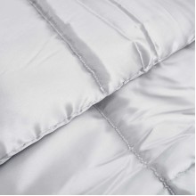 Зимна олекотена завивка Silky Comfort с полиестерен пълнеж, 300 г/м², сребриста