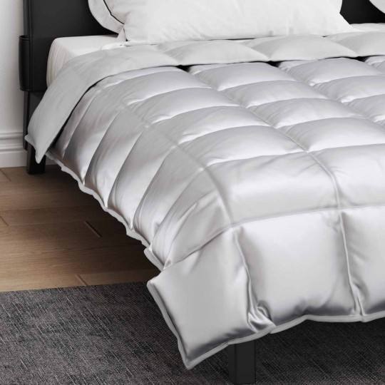 Зимна олекотена завивка Silky Warm с полиестерен пълнеж, 450 г/м², сребриста